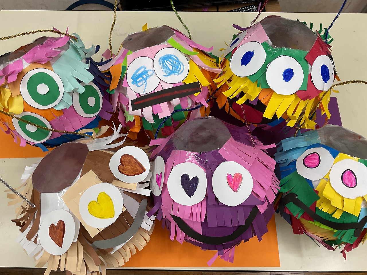 小４組「ピニャータ」